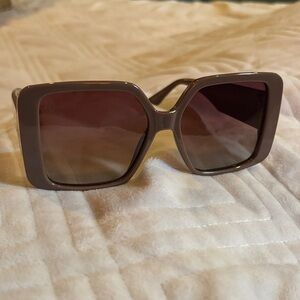 Women's Oversized Square Sunglasses in Taupe